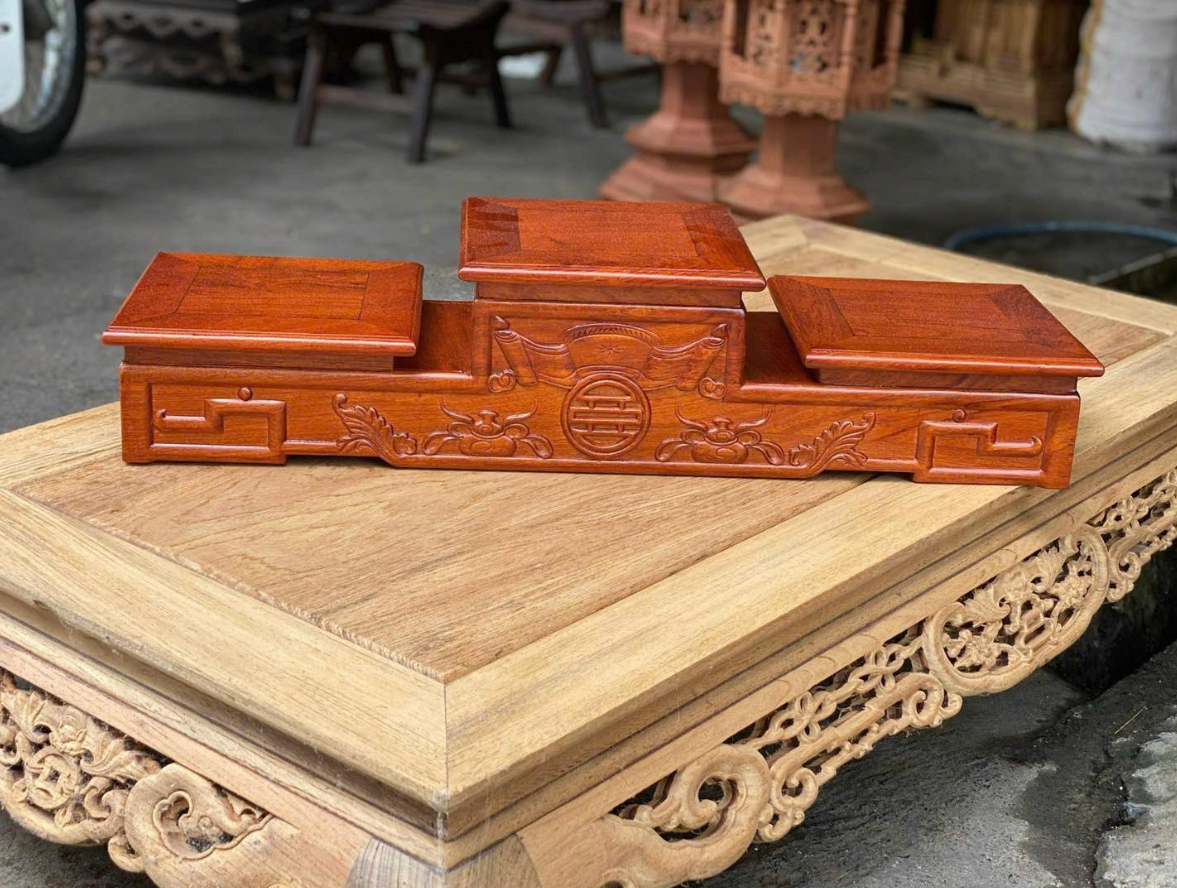 Tam Sơn ba cấp chất liệu gỗ hương đá 2.png